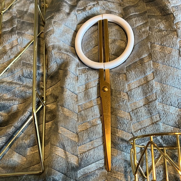 Gold 4-Piece Office Supply Set EUC - Picture 5 of 5